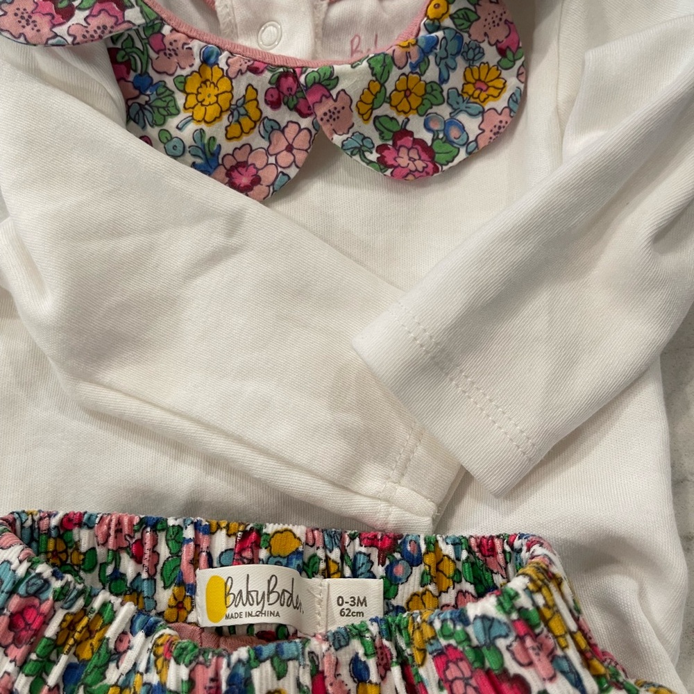 Baby Boden Baby Cute Spring Outfit floral collar onesie and bloomers